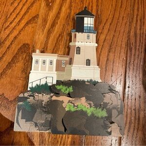 Vintage Shelia's Split Rock Light Two Harbors Minnesota Wooden Figure 1996